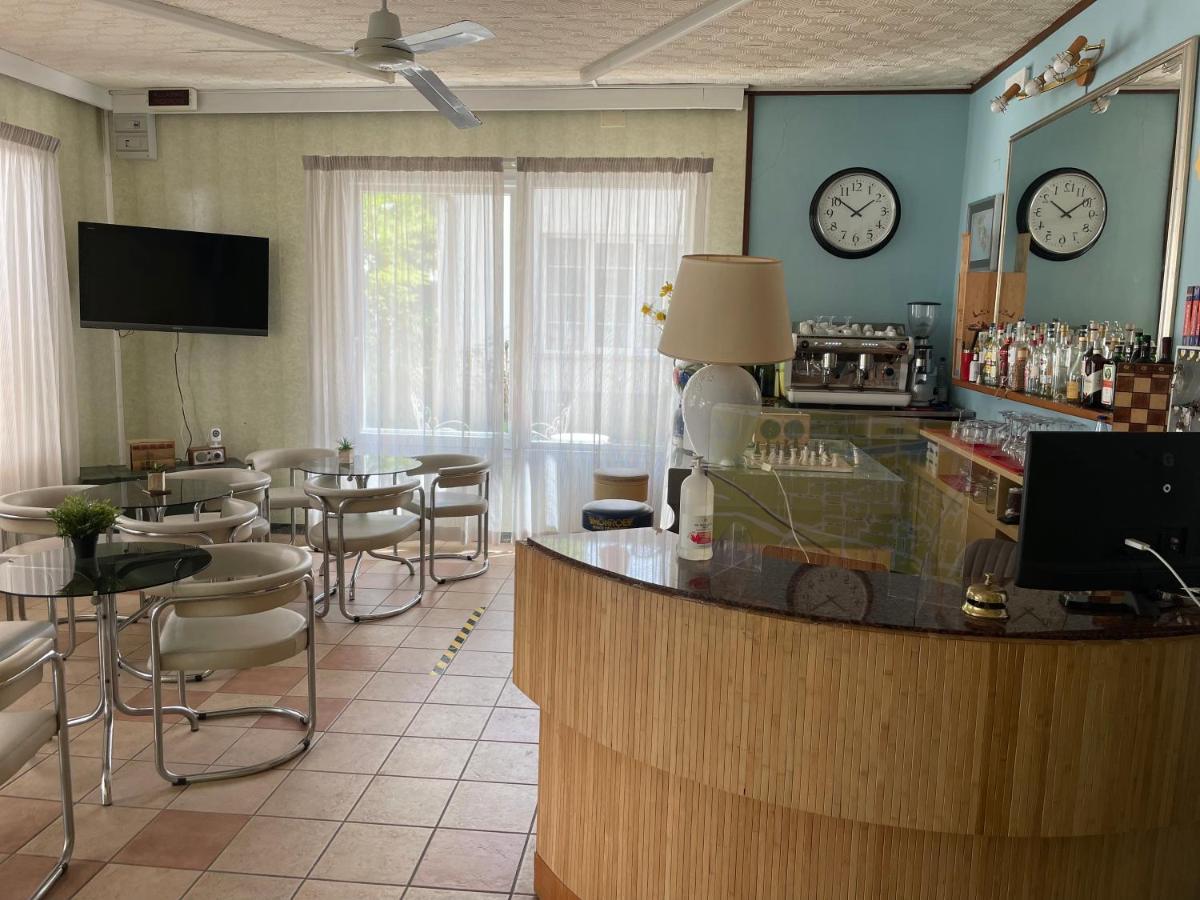 Hotel Aloha チェゼナーティコ エクステリア 写真
